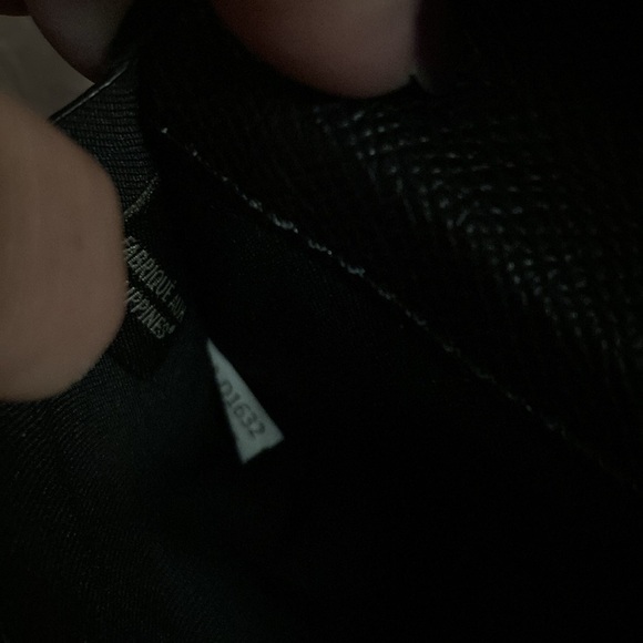 25. Coach Signature Outline Black Leather Envelope Trifold Wallet Card Holder - Picture 14 of 14